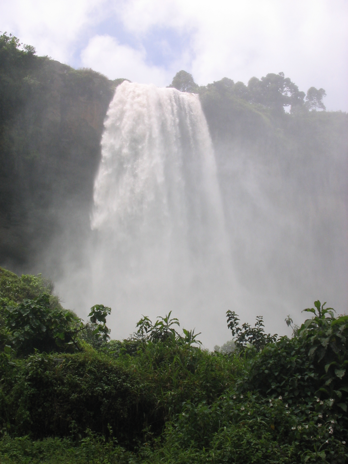 Read more about the article Visit sipi falls and things to do