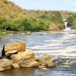 Can I hike to the top of Murchison Falls?