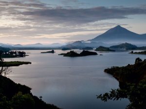 Read more about the article Lake Mutanda. 