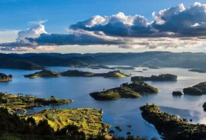Read more about the article 3 Day Gorilla Trekking and Lake Bunyonyi Uganda Safari 
