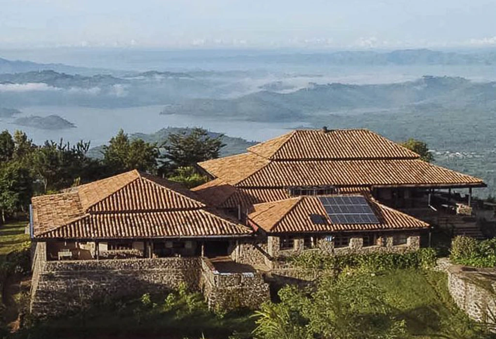 What type of accommodation can I expect on a Rwanda tour?