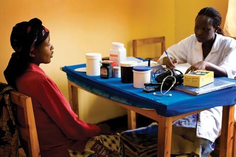 Read more about the article Do You Need Malaria Precautions on a Rwanda Safari? 