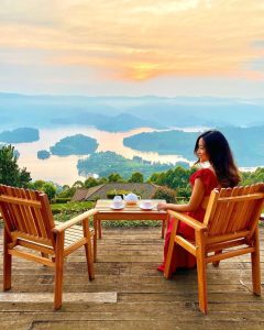 Read more about the article How safe is Uganda for Tourists in 2026