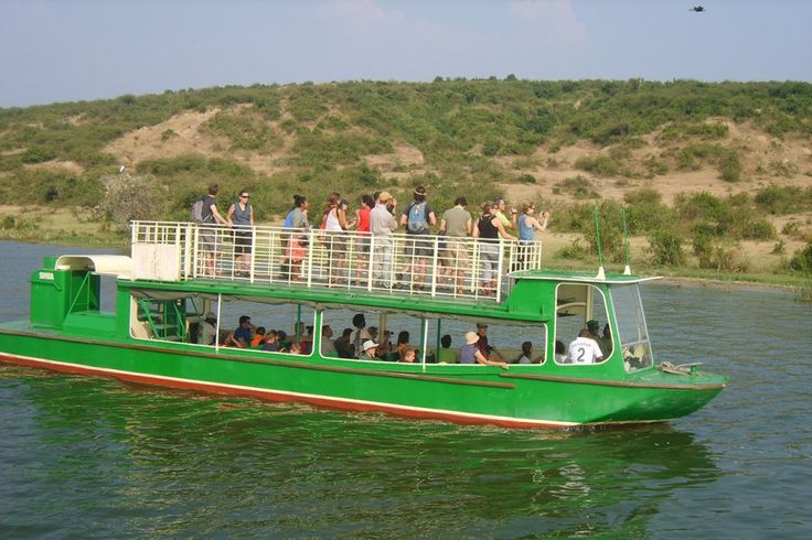 Read more about the article Wildlife Viewing Boat Safaris in Uganda