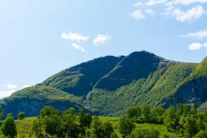 Read more about the article Hiking Mount Karisimbi in Rwanda